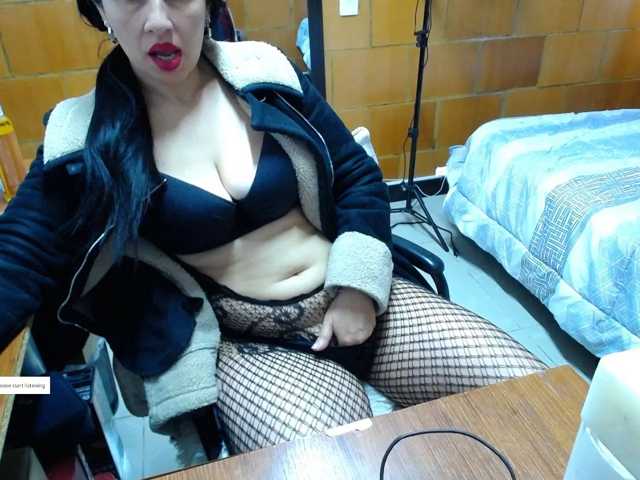 Charlotemple5 live cam on BongaCams