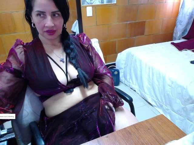 Charlotemple5 live cam on BongaCams