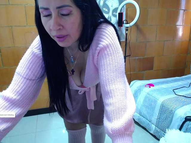 Charlotemple5 live cam on BongaCams