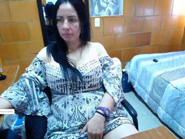 Charlotemple5 live cam on BongaCams