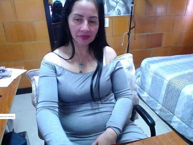 Charlotemple5 live cam on BongaCams