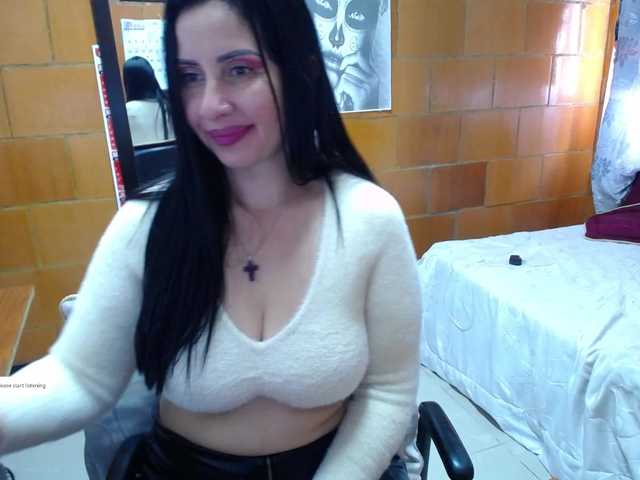 Charlotemple5 live cam on BongaCams
