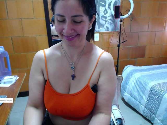 Charlotemple5 live cam on BongaCams