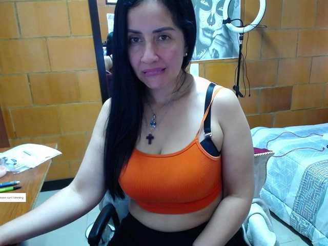 Charlotemple5 live cam on BongaCams