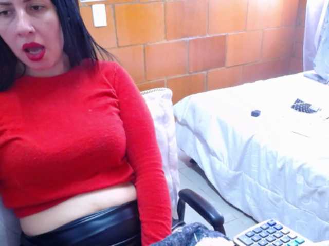 Charlotemple5 live cam on BongaCams