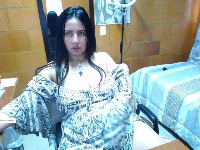 Charlotemple5 live cam on BongaCams