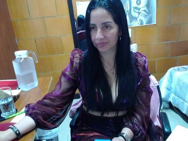 Charlotemple5 live cam on BongaCams