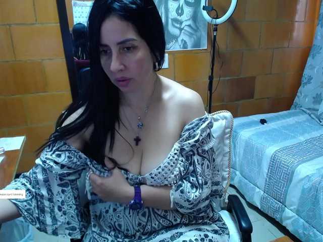 Charlotemple5 live cam on BongaCams