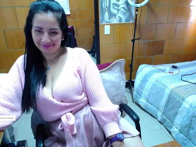 Charlotemple5 live cam on BongaCams