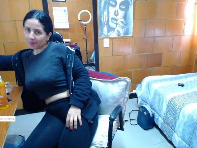 Charlotemple5 live cam on BongaCams