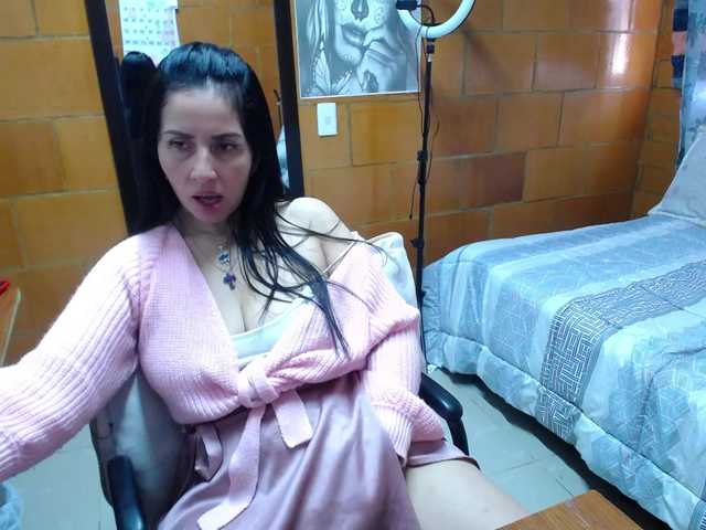 Charlotemple5 live cam on BongaCams