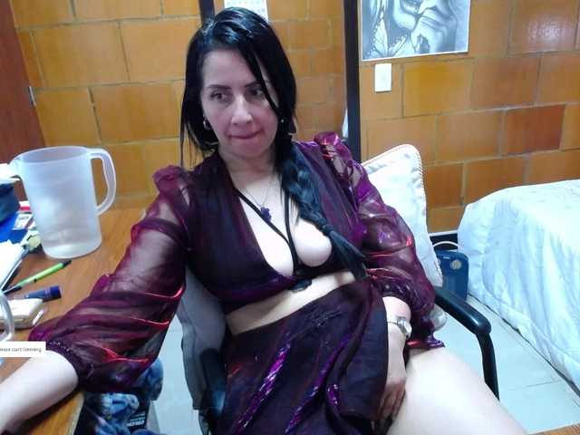 Charlotemple5 live cam on BongaCams