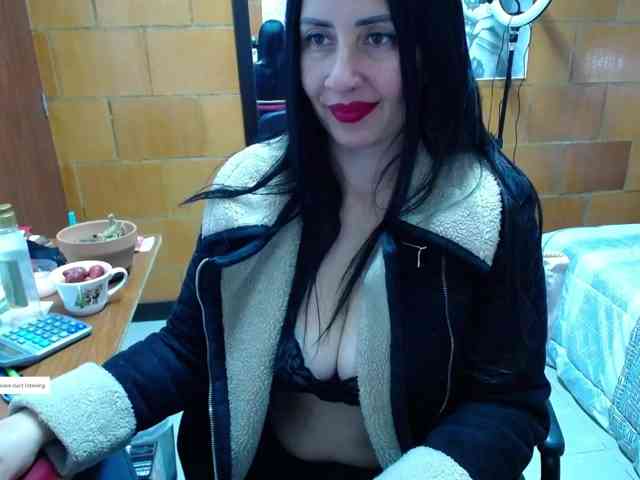 Model: Charlotemple5
