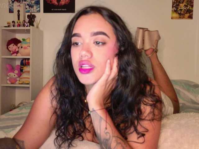 ElaEndez live webcam show