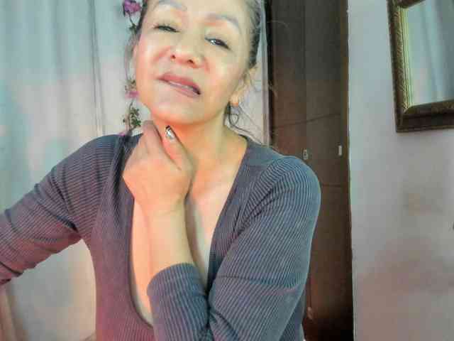 divine-mature webcam