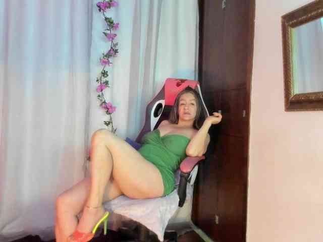 divine-mature divine-mature