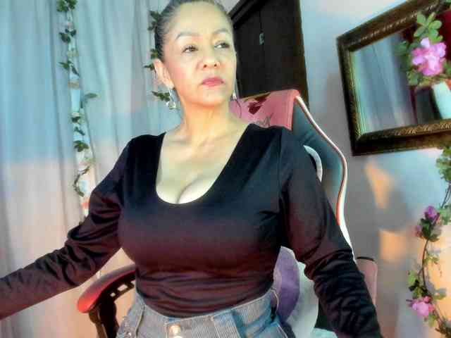divine-mature divine-mature