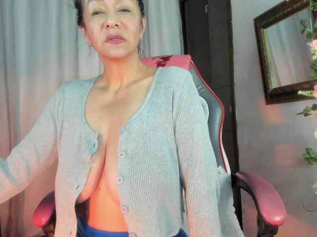 divine-mature webcam