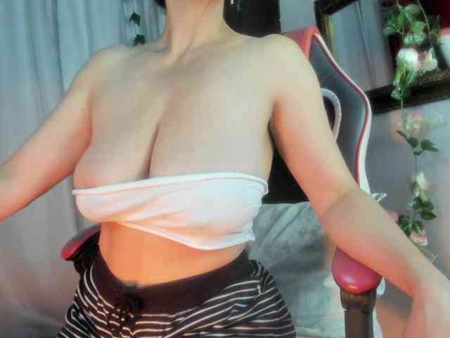 divine-mature webcam