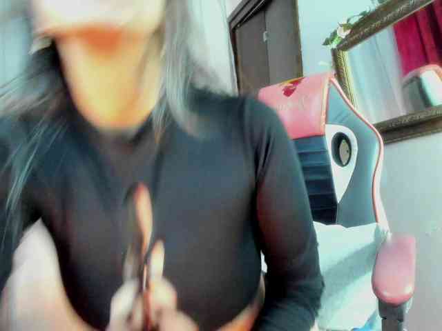 divine-mature webcam