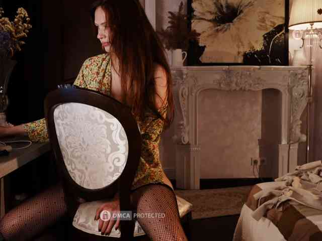 Model: NudeNight