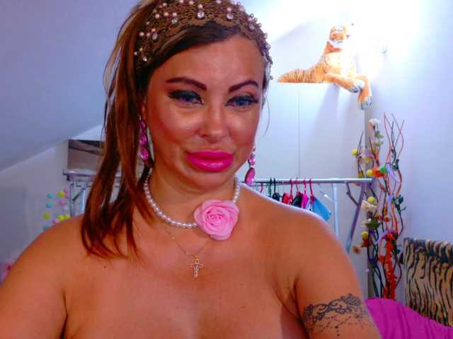 MichelaRosa live cam on BongaCams