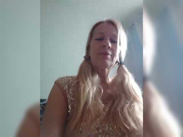 victoria71's BongaCams show and profile