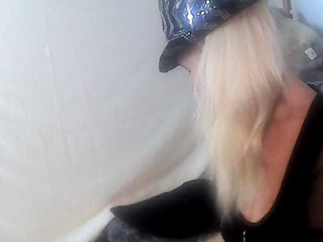 victoria71 live cam on BongaCams