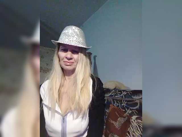 victoria71's BongaCams show and profile