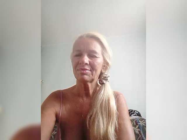 victoria71 live cam on BongaCams