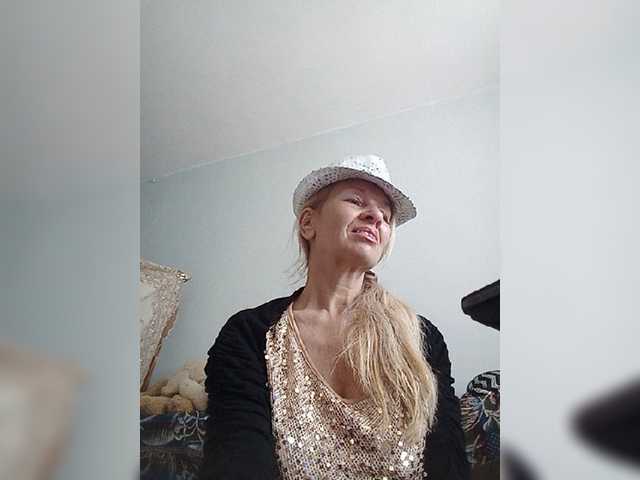 victoria71's BongaCams show and profile