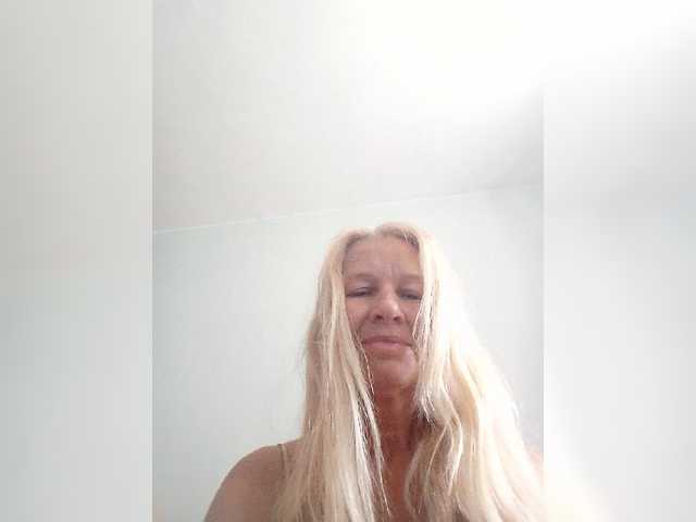 victoria71 live cam on BongaCams