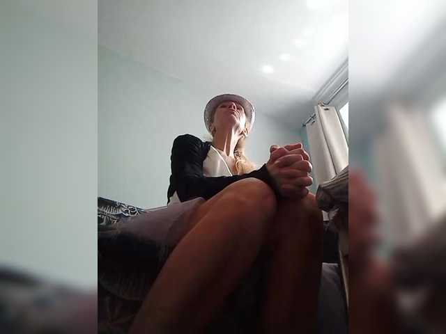 victoria71's BongaCams show and profile