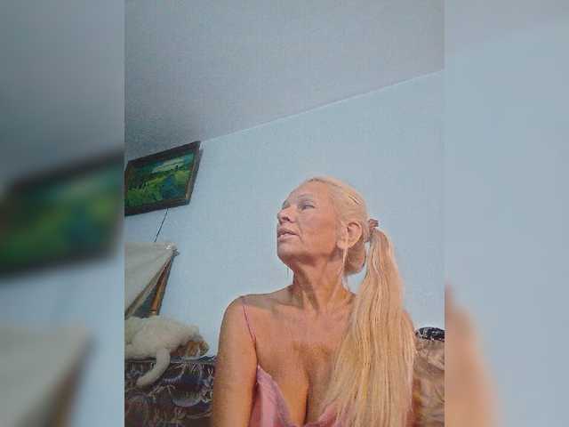victoria71 live cam on BongaCams