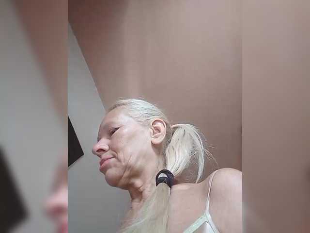 victoria71 live cam on BongaCams