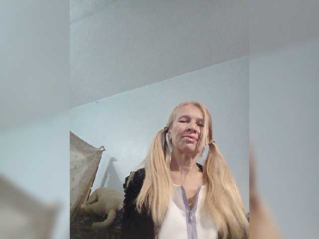 victoria71's BongaCams show and profile