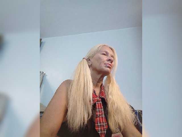 victoria71 live cam on BongaCams