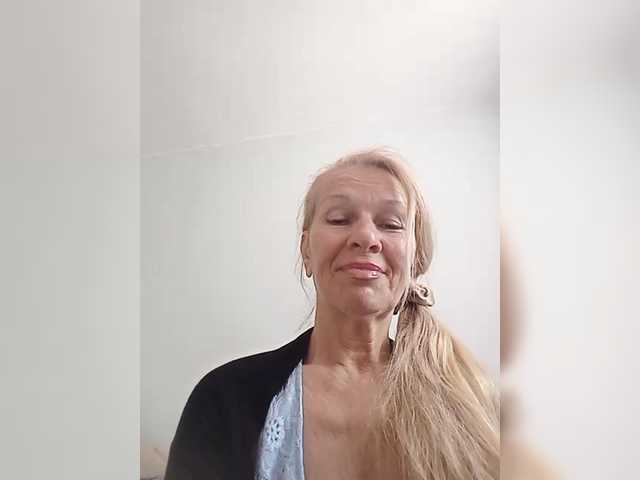 victoria71's BongaCams show and profile