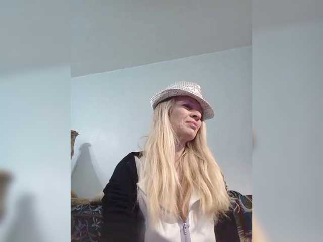 victoria71's BongaCams show and profile