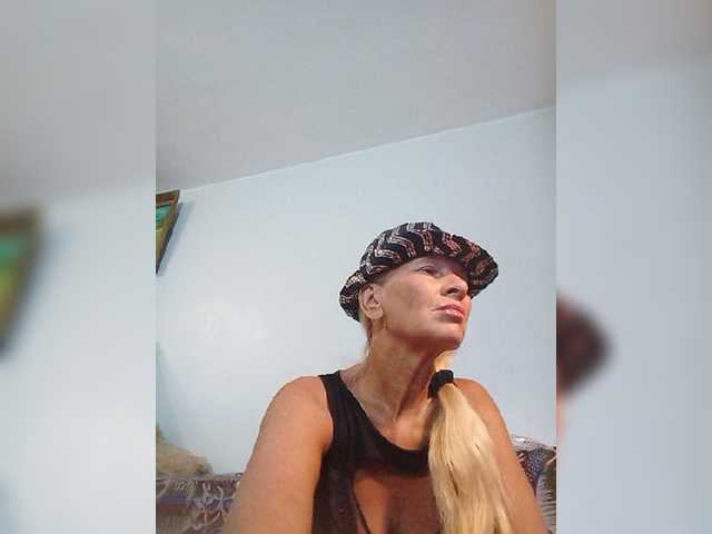 victoria71 live cam on BongaCams
