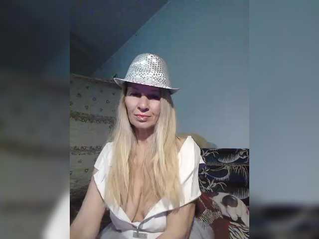 victoria71's BongaCams show and profile