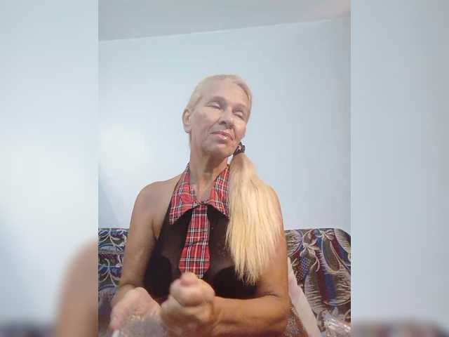 victoria71 live cam on BongaCams