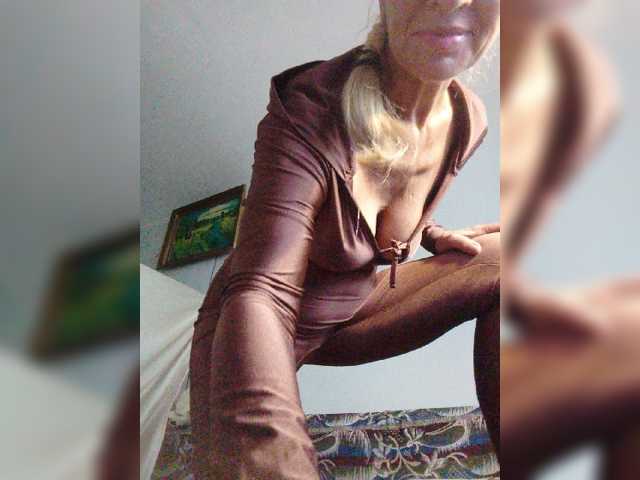 victoria71 live cam on BongaCams