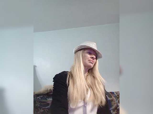 victoria71's BongaCams show and profile