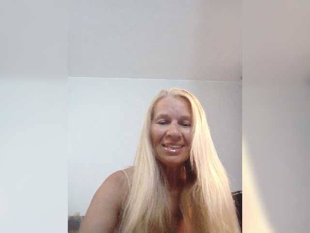 victoria71 live cam on BongaCams