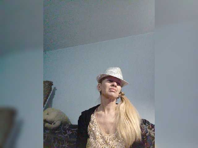 victoria71's BongaCams show and profile