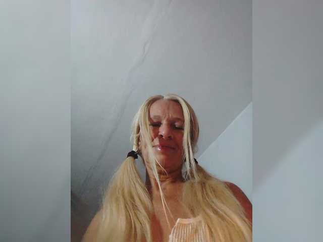 victoria71 live cam on BongaCams