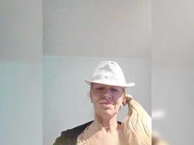 victoria71's BongaCams show and profile