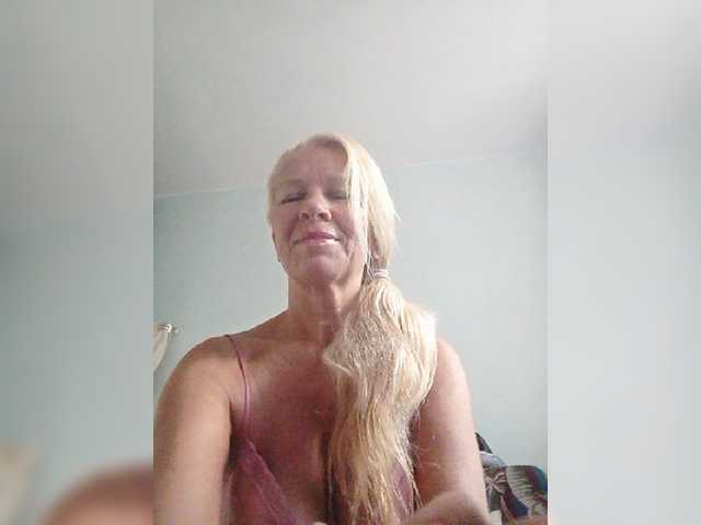 victoria71 live cam on BongaCams