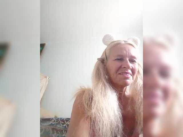 victoria71 live cam on BongaCams